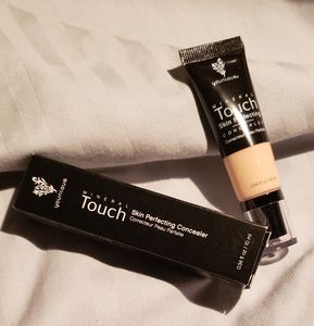 Younique mineral touch skin perfecting concealer